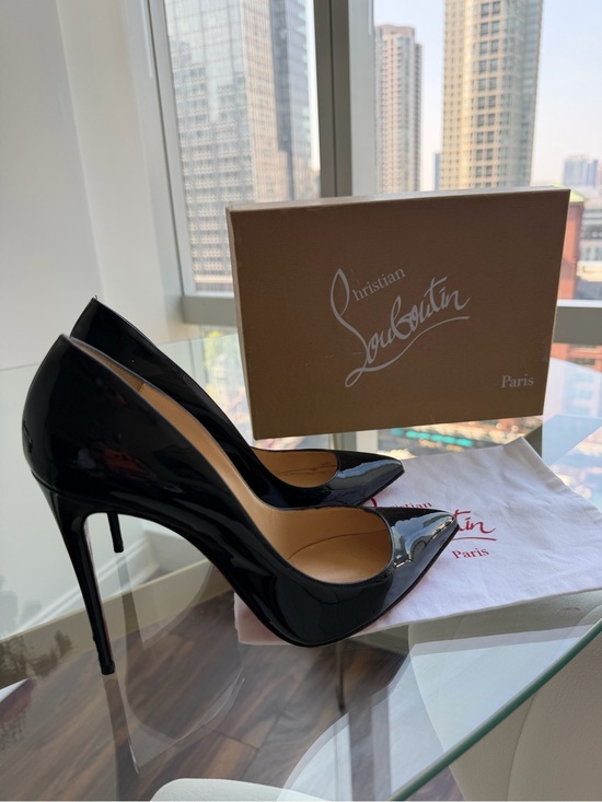 Christian Louboutin Shoes - Christian Louboutin Patent Pigalle 100
Pumps 39 EU and 8 US Black